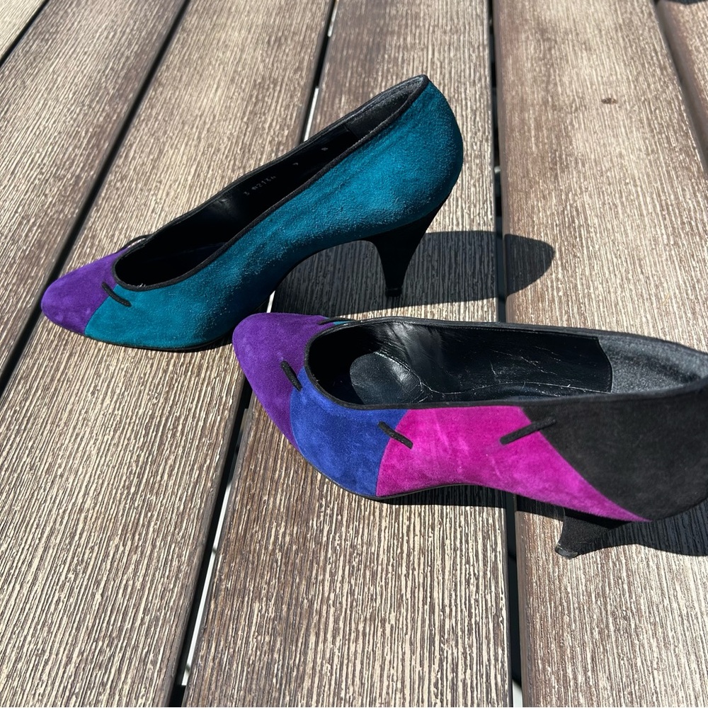 Stuart Weitzman Vintage Gem Multicolor Suede      3 1/2” Heels Size 9 - Picture 5 of 12